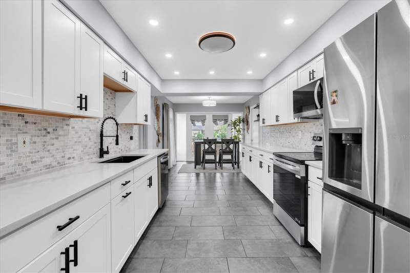3 bedroom Single Family Residence at 8721 Latham Lane, Barrington Woods, Hudson — photo 3