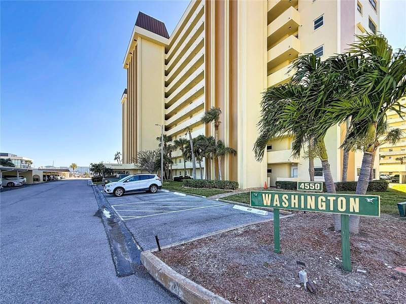 4550 COVE CIRCLE #106 home for sale in Washington Towers The Condo