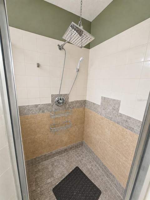 9305 Mandrake Court, Tampa FL - photo 11 of 32