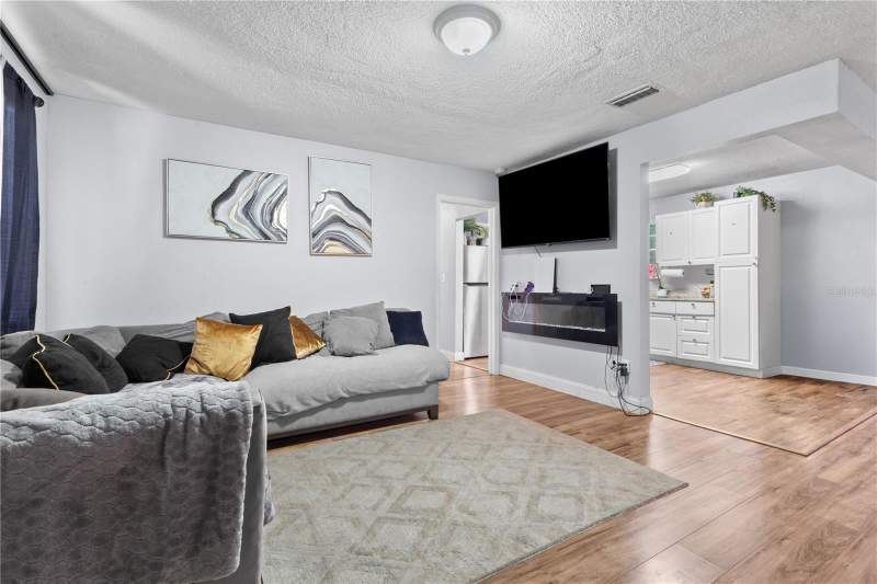 3 bedroom Single Family Residence at 3918 SE 15th Street, Robinson Heights Unit 2 300 Scale, Gainesville — photo 4