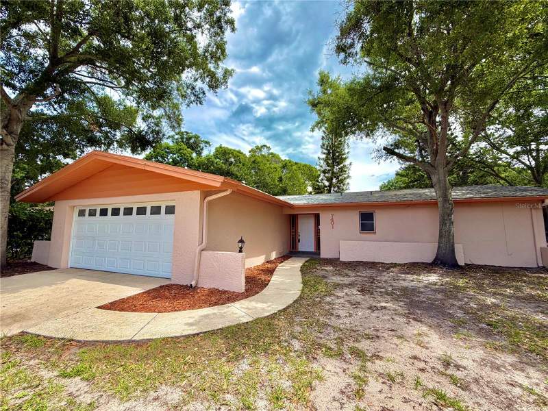 Meadow Lawn Pinellas