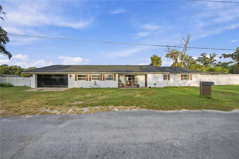 3 bedroom Single Family Residence at 2412 NE 11th Court, Ocala, Ocala — photo 2