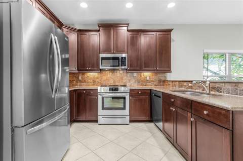 2229 Cape Heather Circle, Cape Coral FL - photo 11 of 33