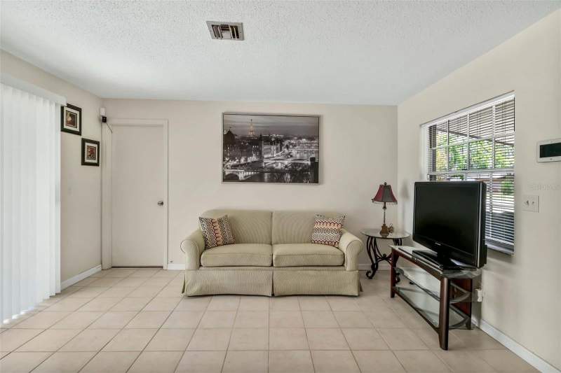 3 bedroom Single Family Residence at 1709 NE 28th Place, Sevilla Estate, Ocala — photo 3