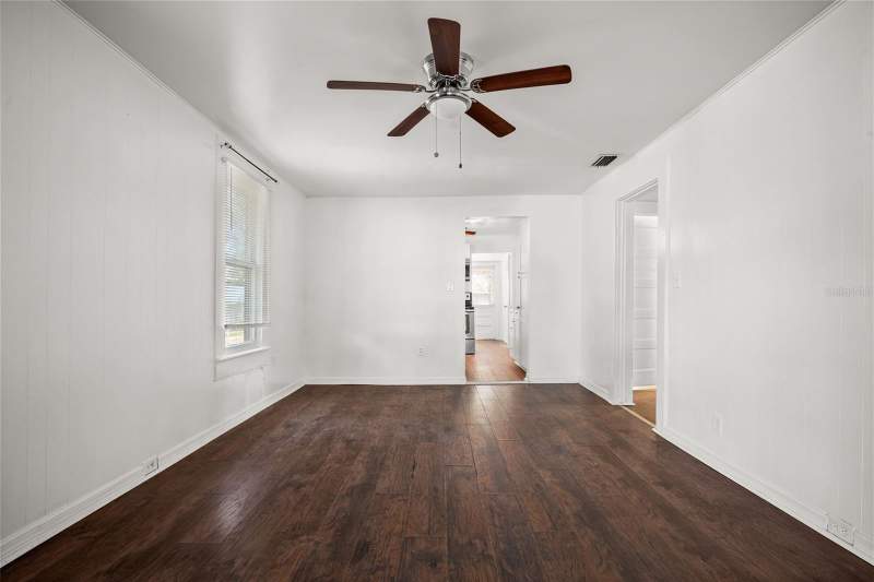 2 bedroom Single Family Residence at 211 E Cluster Avenue, Vine Park, Tampa — photo 5