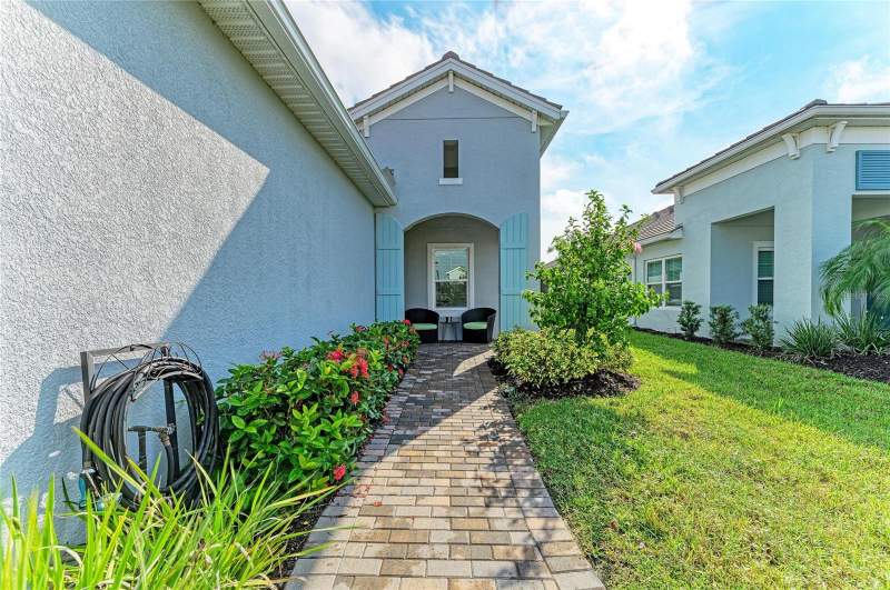 2 bedroom Villa at 18098 Franklin Park Court, Wysteria-Wellen Pk Vlg F-4, Venice — photo 4