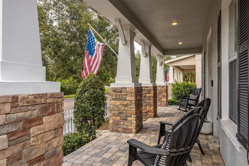 4 bedroom Single Family Residence at 11143 Winthrop Lake Drive, Winthrop Village, Riverview — photo 5
