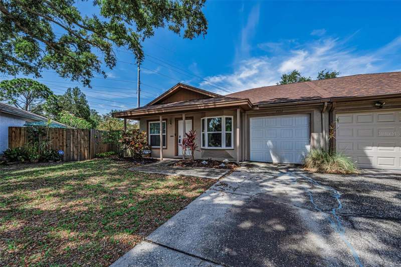 2 bedroom Villa at 2662 Megan Court, Lake St George South Unit II, Palm Harbor — photo 2