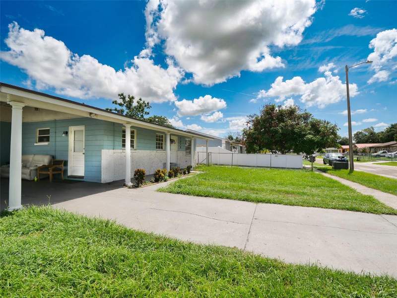 4 bedroom Single Family Residence at 7018 Glenview Drive, Clair Mel City Sec A Unit, Tampa — photo 3
