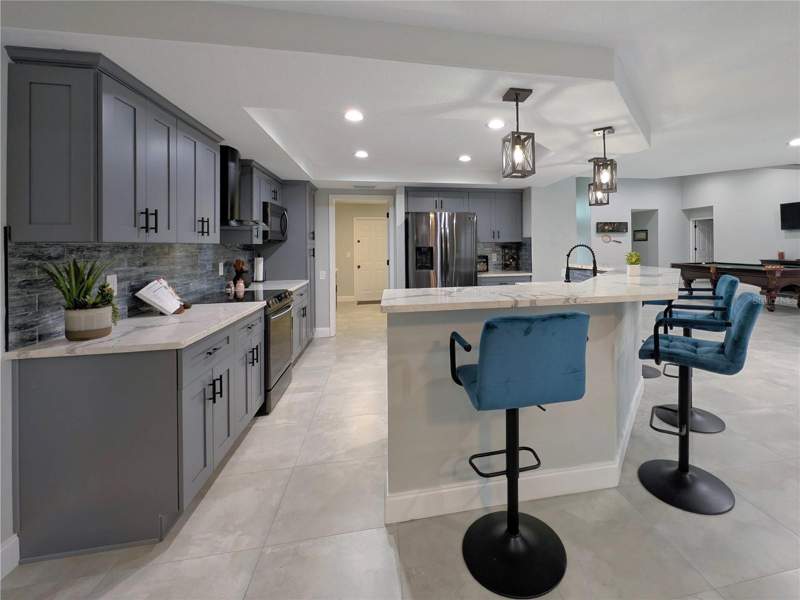 5 bedroom Single Family Residence at 5101 E Longboat Boulevard, Bayside West, Tampa — photo 3