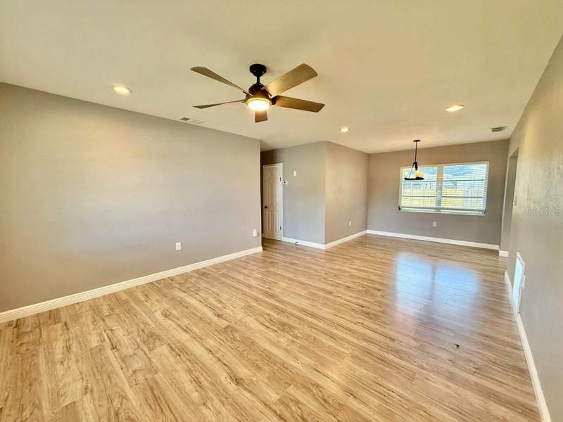 3 bedroom Single Family Residence at 1545 Illinois Road, Gates Knoll, Clearwater — photo 4
