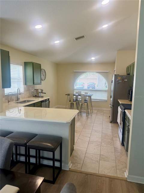 10467 Lucaya Drive, Tampa FL - photo 9 of 20