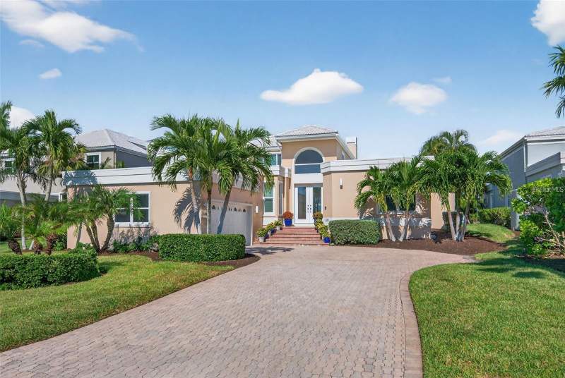3 bedroom Single Family Residence at 3488 Mistletoe Lane, Coreys Landing, Longboat Key — photo 2