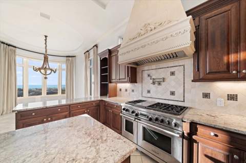 1040 Eldorado Avenue, Clearwater Beach FL - photo 13 of 99