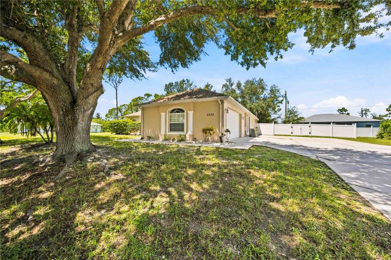 3 bedroom Single Family Residence at 5335 Bryan Terrace, Port Charlotte Sec 053, Port Charlotte — photo 5