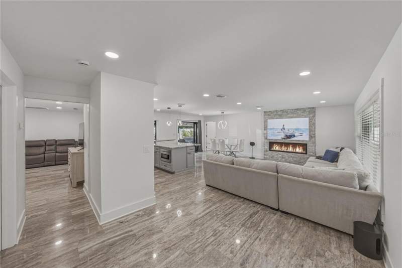 4 bedroom Single Family Residence at 4201 37th Street, Broadwater, St Petersburg — photo 5