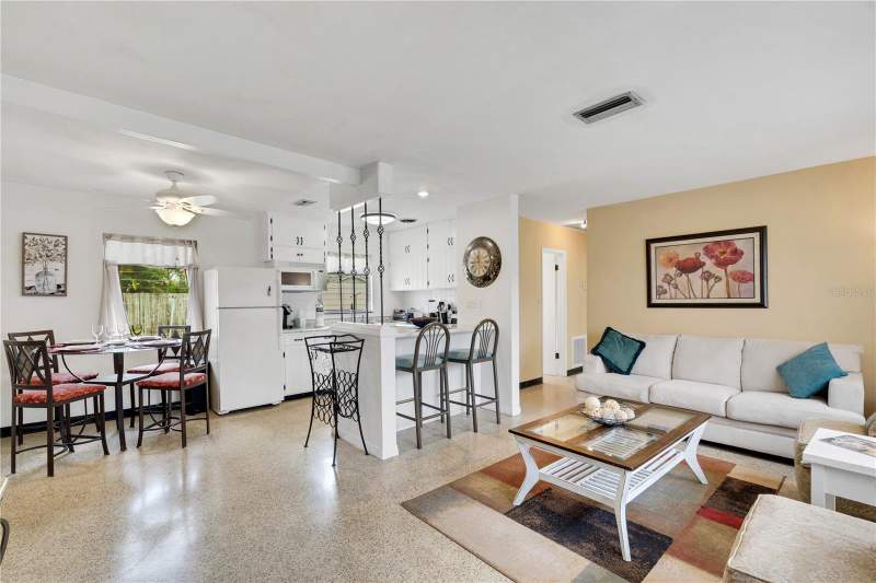 3 bedroom Single Family Residence at 2830 Siesta Drive, South Venice Unit 45, Venice — photo 3