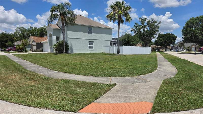 4 bedroom Single Family Residence at 10422 Glen Willow Lane, Cross Creek Prcl K Ph 1A, Tampa — photo 5