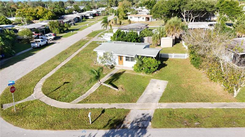 2 bedroom Single Family Residence at 4869 Bayano Street, Port Charlotte Sub 41, North Port — photo 4