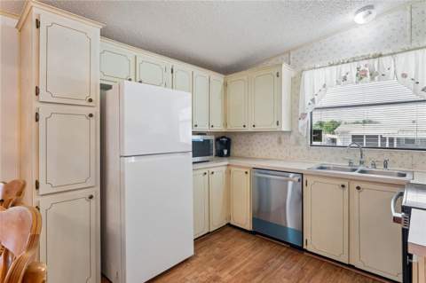 37621 Rosalita Avenue, Zephyrhills FL - photo 15 of 38