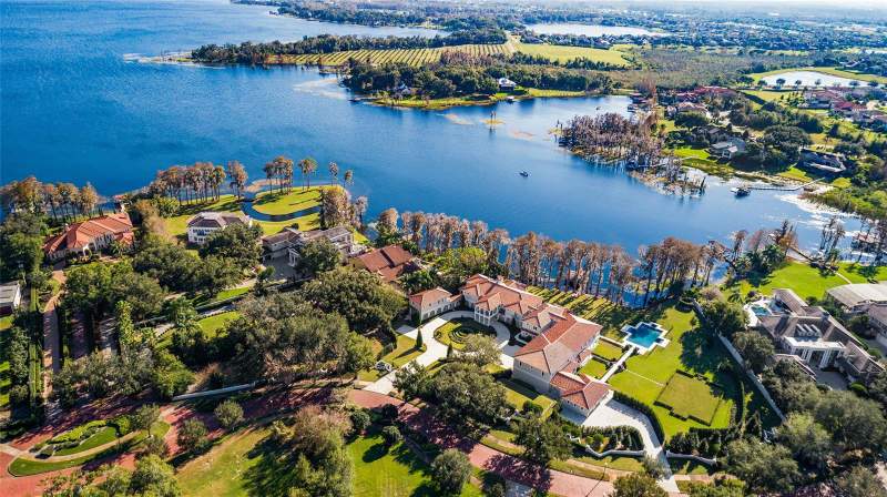 10 bedroom Single Family Residence at 12488 Park Avenue, Chaine Du Lac, Windermere — photo 4