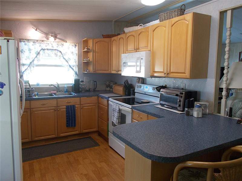 2 bedroom Manufactured Home at 525 Sandpiper Drive, Sandalwood Park, Venice — photo 5