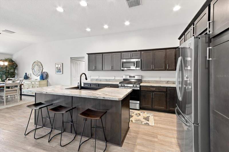 4 bedroom Single Family Residence at 563 Coker Court, Villages/Southern Oaks Un #56, The Villages — photo 5