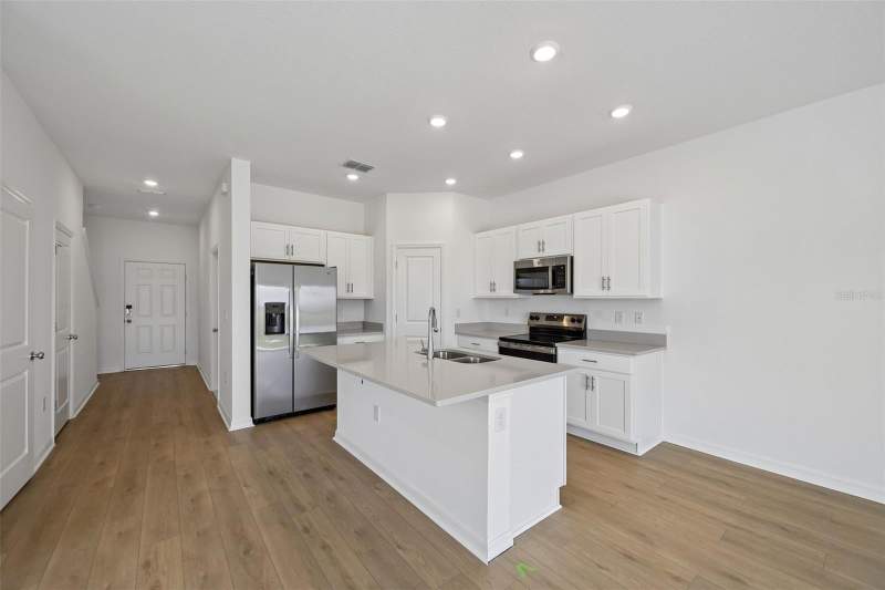 3 bedroom Townhouse at 10754 Eclipse Street, The Towns At Skye Ranch, Sarasota — photo 2