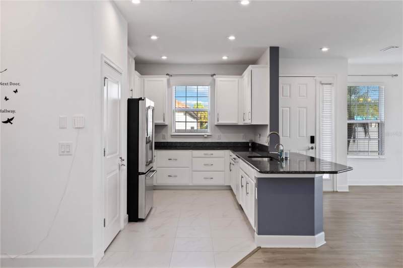 2 bedroom Half Duplex at 10934 Wendover Drive, Artisan Lakes Esplanade Ph IV Subph A,B,, Palmetto — photo 5