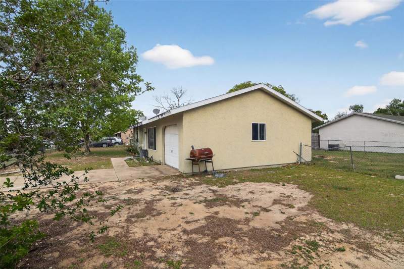 2 bedroom Single Family Residence at 8779 SE 89th Place, Silver Spgs Shores Un 68, Ocala — photo 2