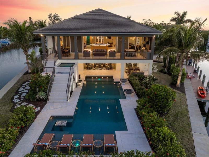 4 bedroom Single Family Residence at 242 Oak Avenue, Bimini Bay Estates, Anna Maria — photo 3
