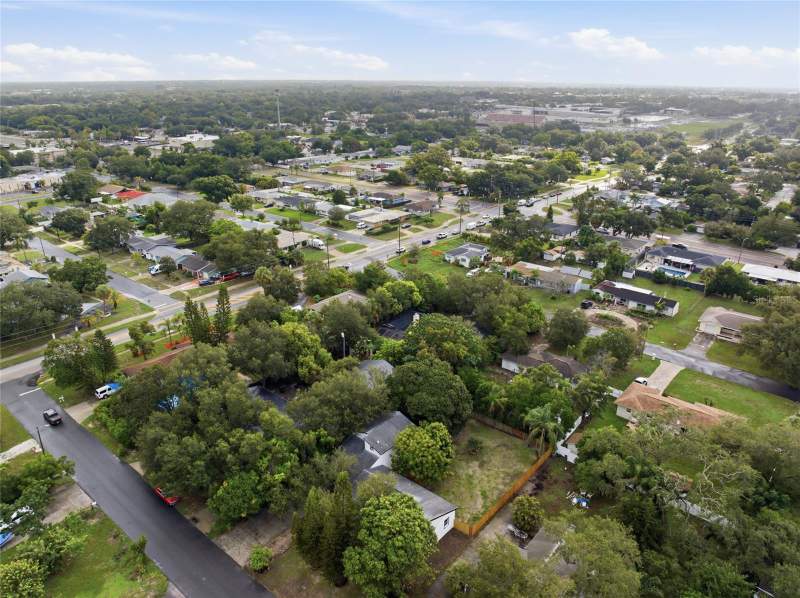 4 bedroom Single Family Residence at 809 Woodcrest Avenue, Oak Acres, Clearwater — photo 4