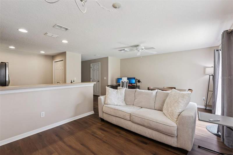 2 bedroom Townhouse at 4246 Trident Point, Hawthorne Glen Twnhms, Oviedo — photo 4