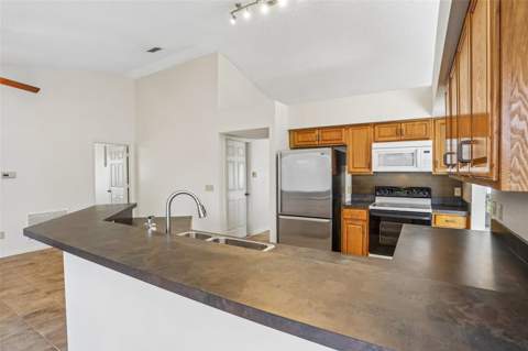 2596 Alclobe Circle, Ocoee FL - photo 22 of 70