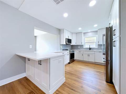 381 Westwinds Drive, Palm Harbor FL - photo 9 of 70