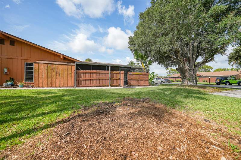 2 bedroom Villa at 5625 Foxlake Drive, Foxmoor Lakes Ph 01, North Fort Myers — photo 3