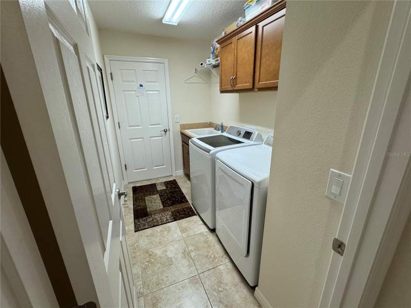 2 bedroom Single Family Residence at 939 Koller Court, Villages/Fruitland Park Un 33, The Villages — photo 3