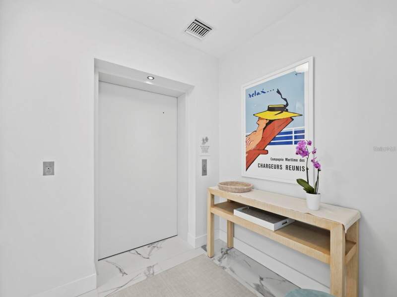 2 bedroom Condominium at 1155 N Gulfstream Avenue #906, Vue Sarasota Bay, Sarasota — photo 3
