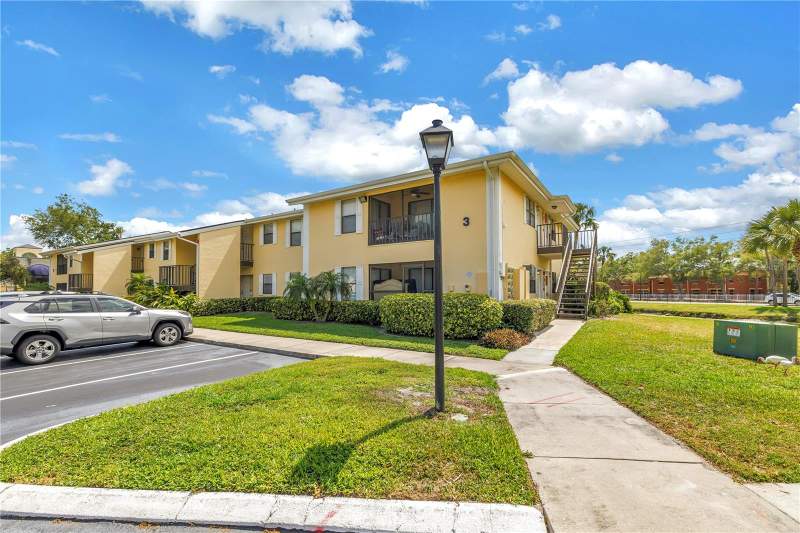 1 bedroom Condominium at 3001 58th Avenue #315, Arbor Grove Condo, St Petersburg — photo 3