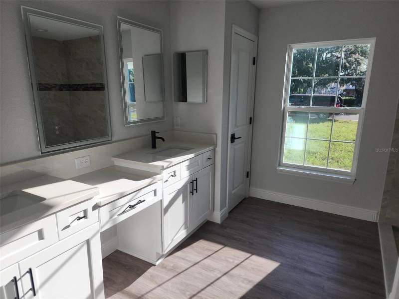 3 bedroom Single Family Residence at 1111 Dagmar Avenue, Spring Hill, Spring Hill — photo 2