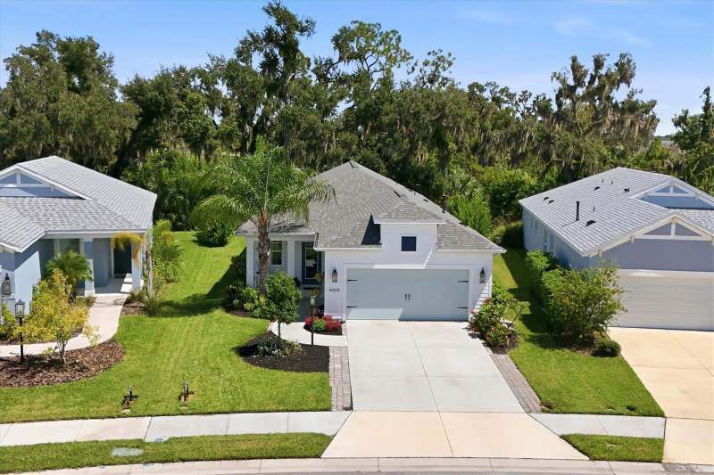 3 bedroom Single Family Residence at 10528 Crooked Creek Court, Silverleaf Ph IV, Parrish — photo 2