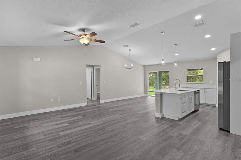 3 bedroom Single Family Residence at 18 Fisher Terrace Way, Silver Spgs Shores Un 36, Ocklawaha — photo 5