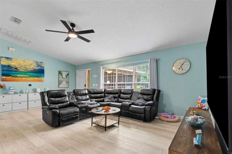 4 bedroom Single Family Residence at 18018 SW 68th Loop, Rainbow Springs, Dunnellon — photo 5