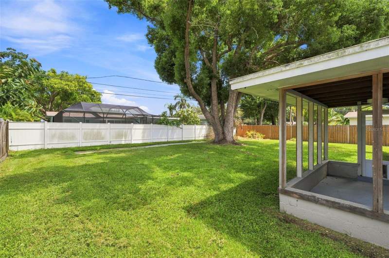 2 bedroom Single Family Residence at 610 12th Street, Lucymar 5th Add, Largo — photo 4