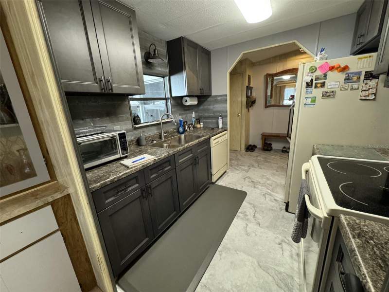 2 bedroom Manufactured Home at 9000 Lake Point Boulevard, Walk In The Water Village Unit 01, Lake Wales — photo 5