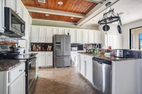 6914 Quiet Creek Drive, Bradenton FL - photo 11 of 59