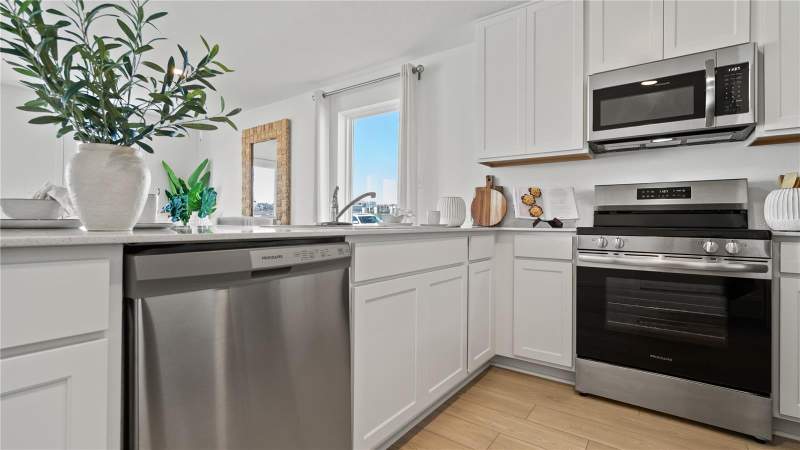 3 bedroom Townhouse at 1155 Twins Street, Grandview Th, Davenport — photo 3