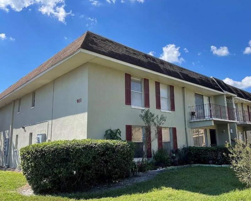 911 OAK RIDGE #C home for sale in Weatherly Yacht Club Condo At Lake Condos for Sale: 6 Listings