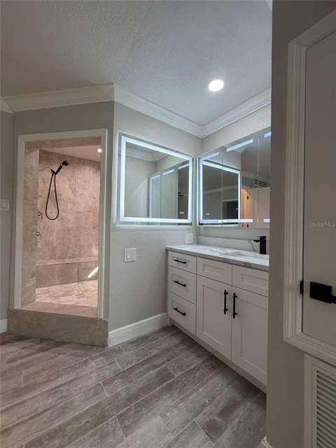 8715 Driftwood Drive, Tampa FL - photo 15 of 41