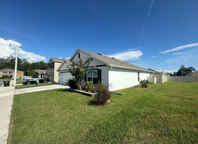 4 bedroom Single Family Residence at 6830 SE 3rd Loop, Deer Path North Ph 2, Ocala — photo 2